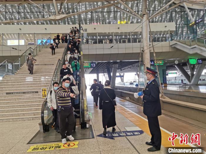 武汉恢复直达香港高铁鄂港交流再添便利通道