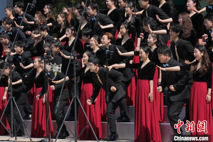 第38届上海之春国际音乐节闭幕展演。　康玉湛 摄