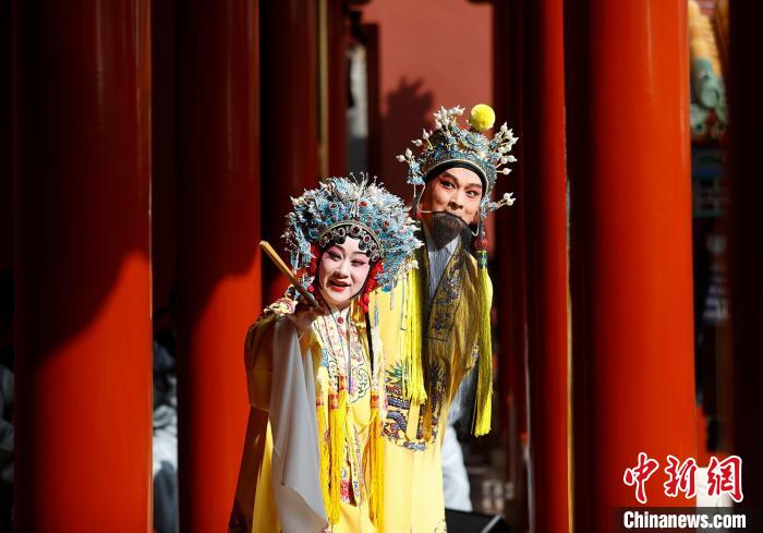 “复活”宫廷演剧