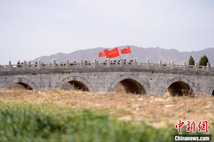 用脚步丈量“历史”：清东陵福地踏青徒步大会举行