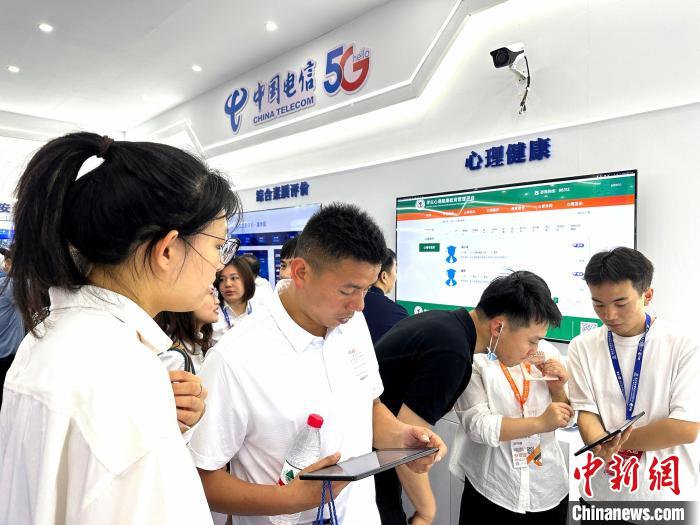 超千家中外企业参展第81届中国教育装备展示会在南昌开幕