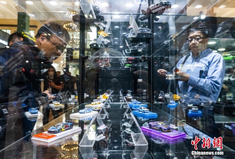 展品荟萃中国国际模型博览会 观众置身仿真世界