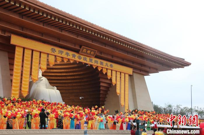 癸卯年黄帝故里拜祖大典在河南新郑举行。　韩章云 摄