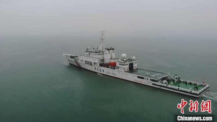4月6日，“海巡06”輪編隊在台灣海峽中部水域開展巡航巡查。圖為巡航巡查現場。　福建海事局提供.jpg