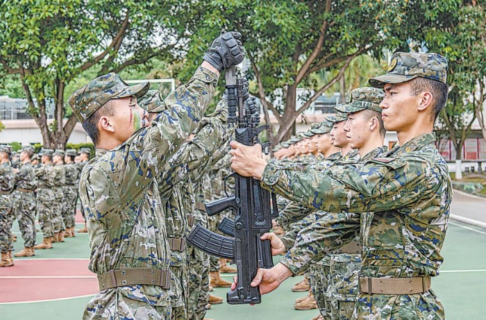 武警广西总队机动支队举行2023年度特战队员入队仪式