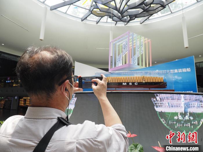 上海开启科普地铁行活动，向公众展示重要科学设施及科技发展。　上海科普地铁行活动主办方 供图