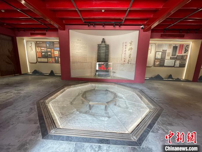 经过三年多的文物修缮和展陈提升，宣南文化博物馆于5月18日重新向公众开放。　杜燕 摄