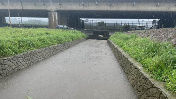桃园市强降雨台61线草漯路段淹水