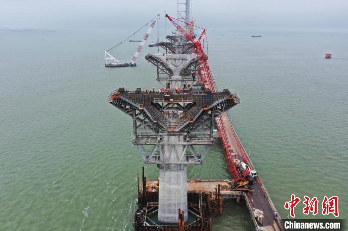 大湾区工程黄茅海通道项目整幅式TY型桥墩全部完工