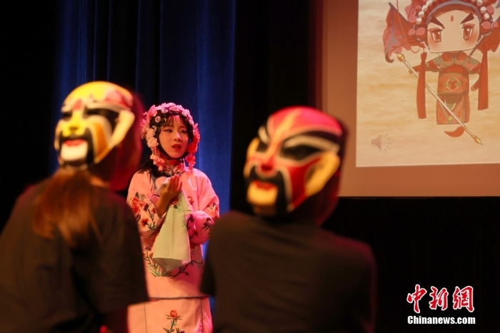 加拿大蒙特利爾舉行首屆中加青少年藝術團國粹傳承專場演出