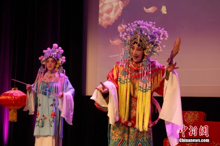 加拿大蒙特利爾舉行首屆中加青少年藝術團國粹傳承專場演出