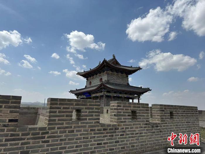 位于右玉县北部的右卫古城，是当地古城古堡中最为重要的一处。　刘小红 摄