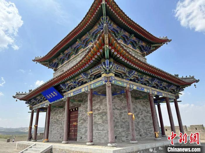 右玉县是全国古堡、烽堠最多的县份之一，被誉为“中国古堡之乡”。　刘小红 摄
