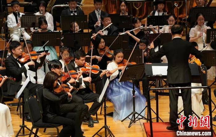 北京交响乐团“大手拉小手”与孩子们同台庆“六一”