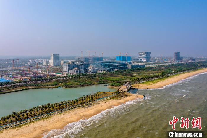 资料图：海口江东新区项目建设加速推进。　海口国际投资促进局供图