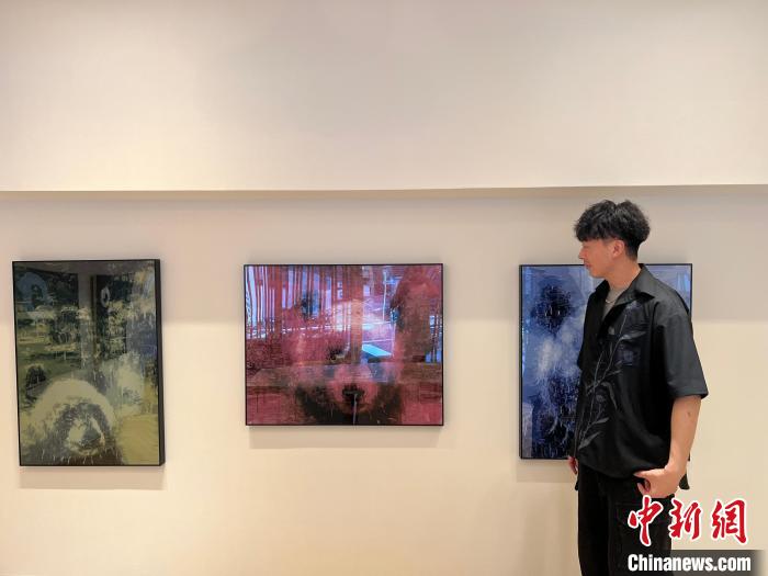 旅澳畫家張鴻俊的《山水與熊貓》系列版畫在東京123畫廊首次亮相 主辦方供圖