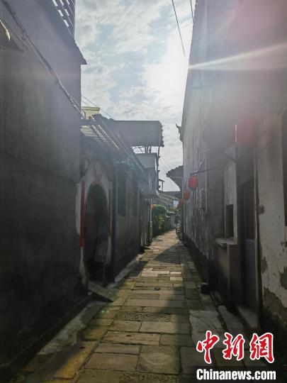 隆阜老街街區 劉浩 攝