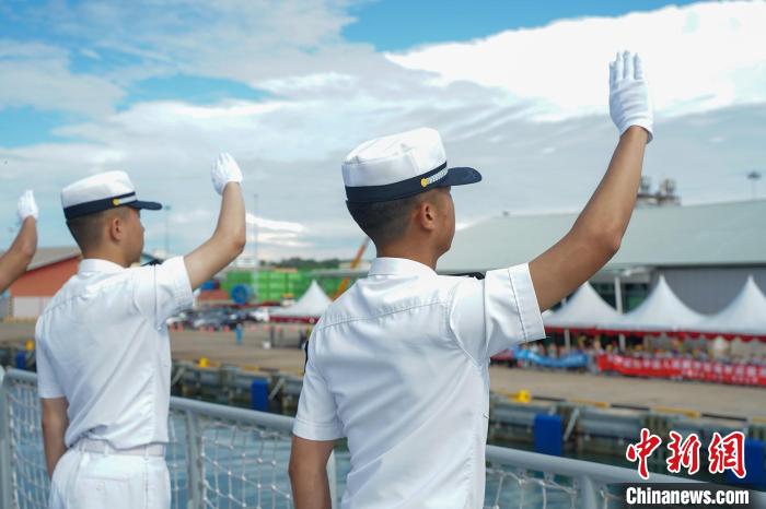 中国海军戚继光舰美满停止对于文莱友好碰头动身返回菲律宾