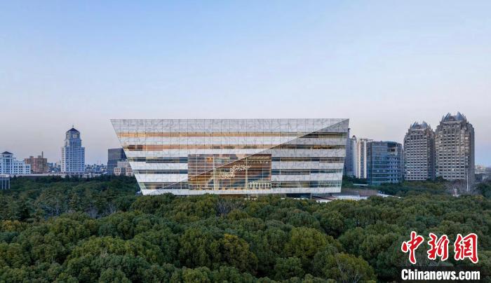 上海圖書館東館角逐2023年度公共圖書館獎