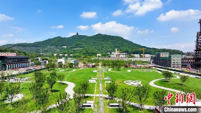 大运河杭钢公园公共空间建成4.5万平方米大草坪迎首秀