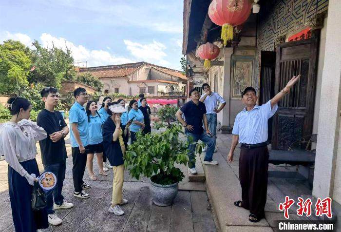 粽香传亲情两岸青年厦门“沉浸式”体验好家风