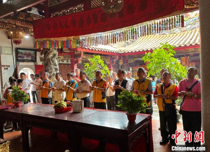 台湾宫庙代表团赴福建漳州祭拜开漳圣王