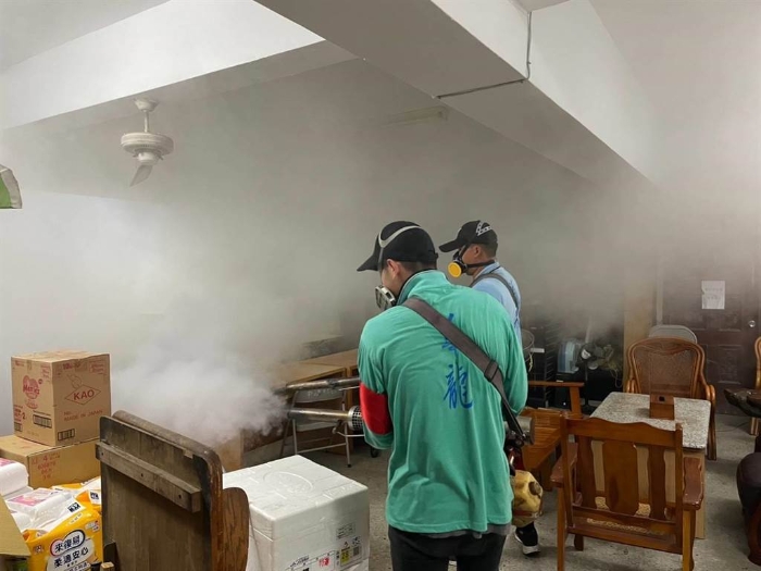 台南本土登革热病例累计已有54例，相关化学防治作业持续进行中