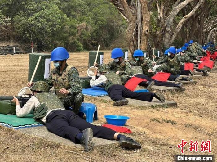 3年读完大学1年去当兵？台当局被批“不要再恶搞年轻人了”