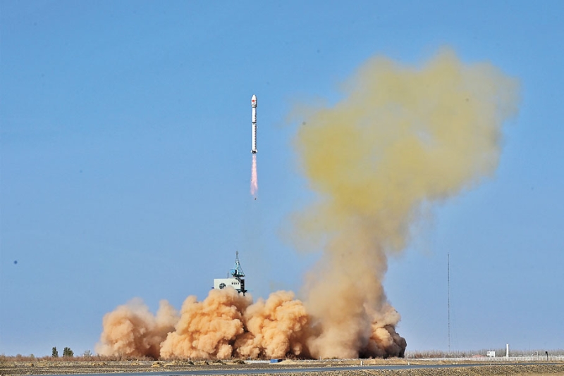 4月16日9时36分，我国在酒泉卫星发射中心使用长征四号乙运载火箭成功将风云三号07星发射升空，卫星顺利进入预定轨道，发射任务获得圆满成功。（图源：新华社）