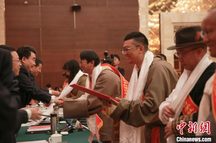 首届西藏哲学社会迷信优异下场赏罚处大会在拉萨召开