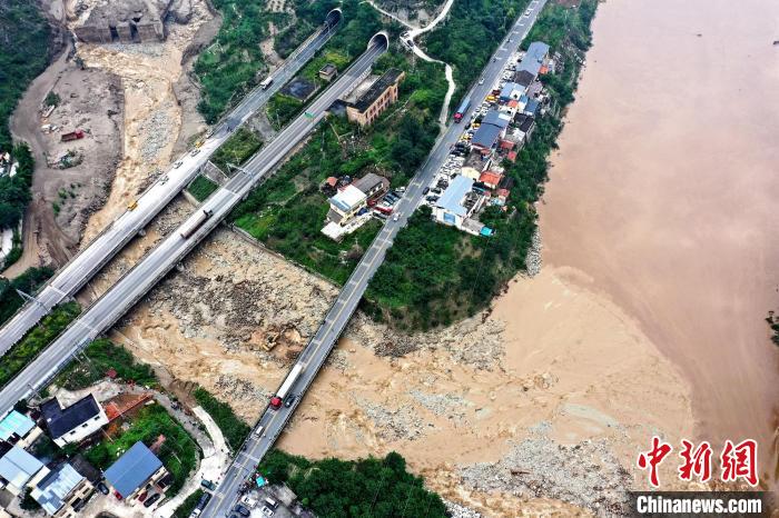 四川汶川发生山洪泥石流灾害造成3人失联4人遇难