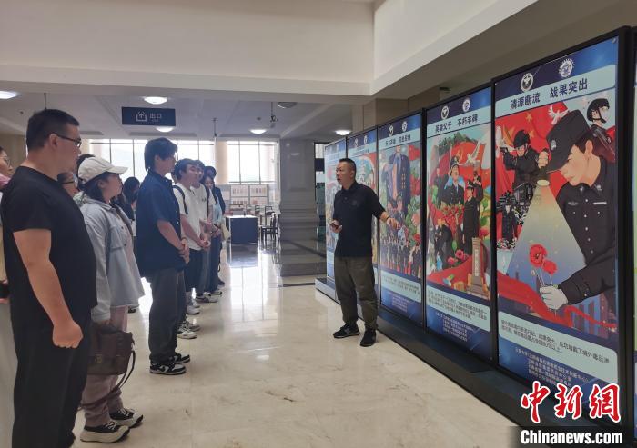 云南首届禁毒主题插画展在20所学校同步展出