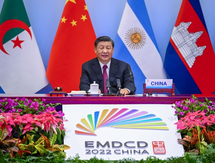 2022年6月24日晚，国家主席习近平在北京以视频方式主持全球发展高层对话会并发表题为《构建高质量伙伴关系 共创全球发展新时代》的重要讲话。（图源：新华社）