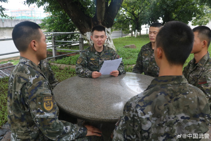 0080qsm2ly1hfm9rvpj2zj34mo334x6r