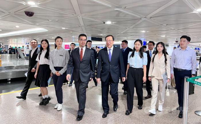 大陆高校师生参访台湾自行车产业 学子称感受到台湾的热情温暖_1689646225762