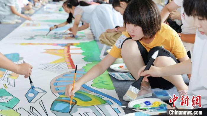 近1500幅画作展现粤港澳大湾区青少年科技想象力