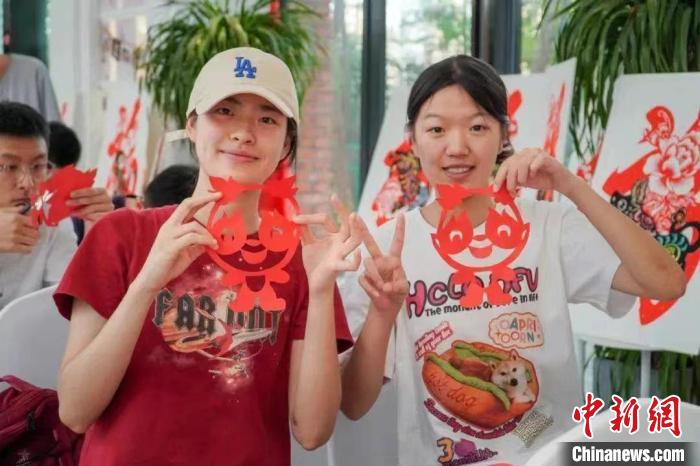 （成都大运纪事）成都大运惠民“花开遍地”“艺起迎大运”氛围渐浓
