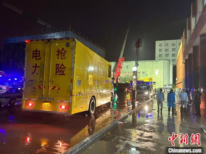 齐齐哈尔体育馆坍塌事变组成10人降生 仍有1人被困