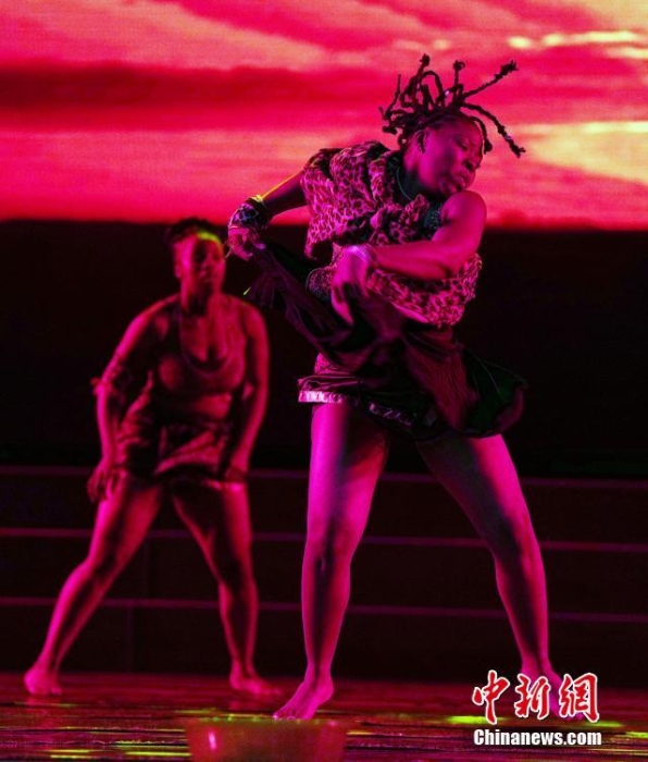 南非舞剧《乌班图之魂》在第六届中国新疆国际民族舞蹈节首演