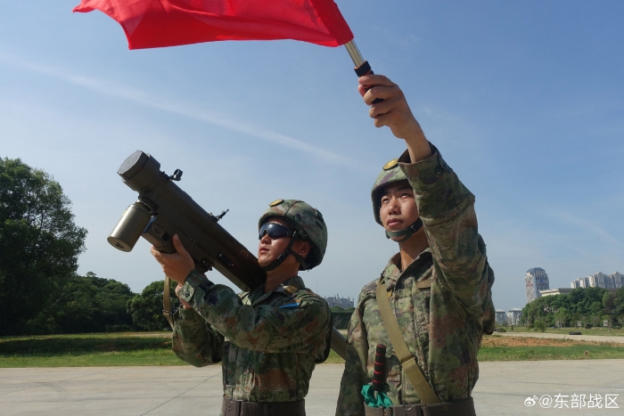 东部战区空军某基地组织便携式防空导弹射手集训