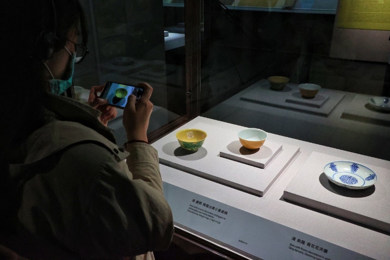 去年台北故宫博物院损坏珍贵文物轰动一时，如今三件受损瓷器已修复完成。（图源：台湾“联合新闻网”）