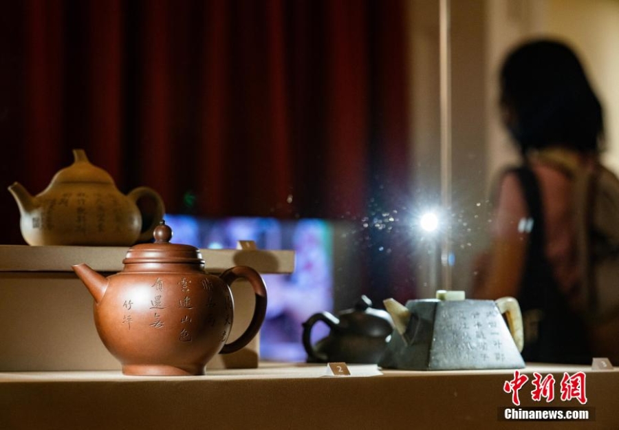 在香港茶具文物馆品味中国文人用具与茶生活
