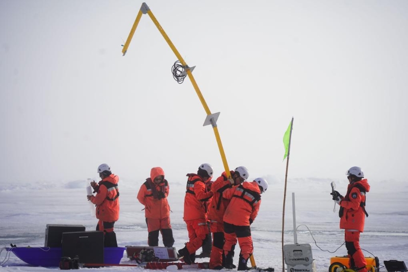 第13次北冰洋科考｜中国第13次北冰洋迷信审核队开始地质以及地球物理审核作业