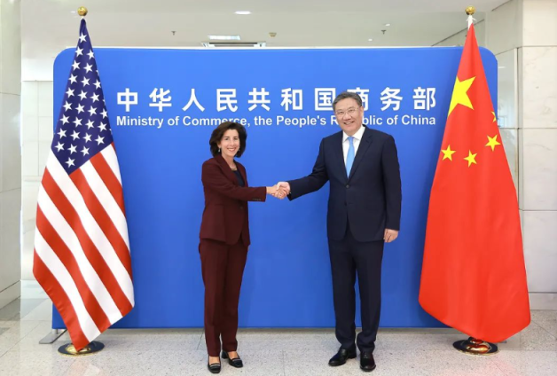 8月28日，中国商务部部长王文涛在京与来访的美国商务部长雷蒙多举行会谈。 图自中国商务部网站