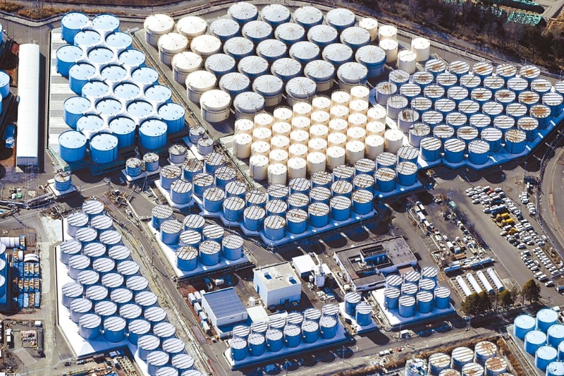 日本東京電力公司預計最快將在8月24日啟動福島第一核電站含氚廢水排放工作。圖為日本福島第一核電站核污水儲水罐。（新華社）.jpg