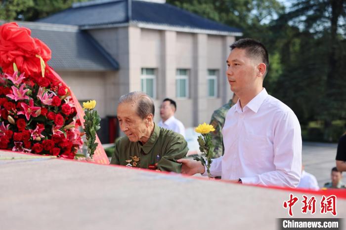 湖北宜昌：缅怀革命先烈弘扬抗战精神