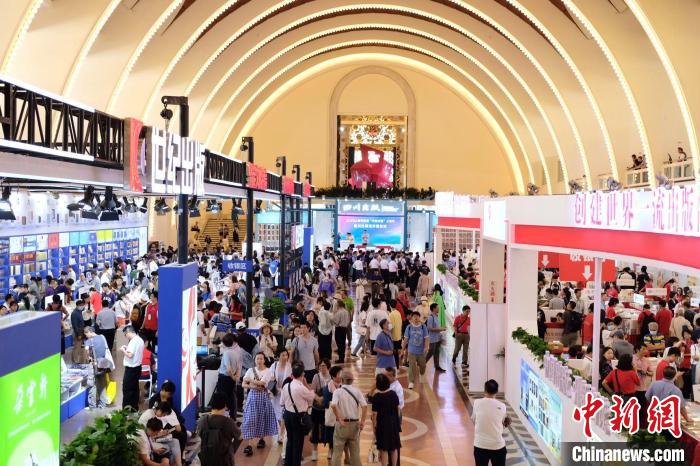 8月16日，2023上海书展暨“书香中国”上海周在上海展览中心拉开帷幕1。王笈 摄