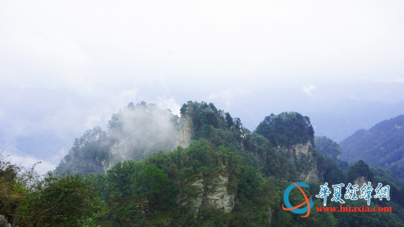 武当山晨雾美景 摄 黄杨