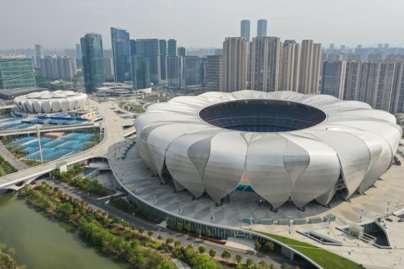 杭州奥体中心体育场（右）和杭州奥体中心网球中心。新华社记者 黄宗治 摄