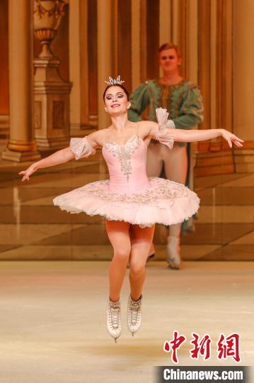 俄罗斯圣彼得堡国家冰上芭蕾舞团亮相南昌演绎舞剧《睡美人》